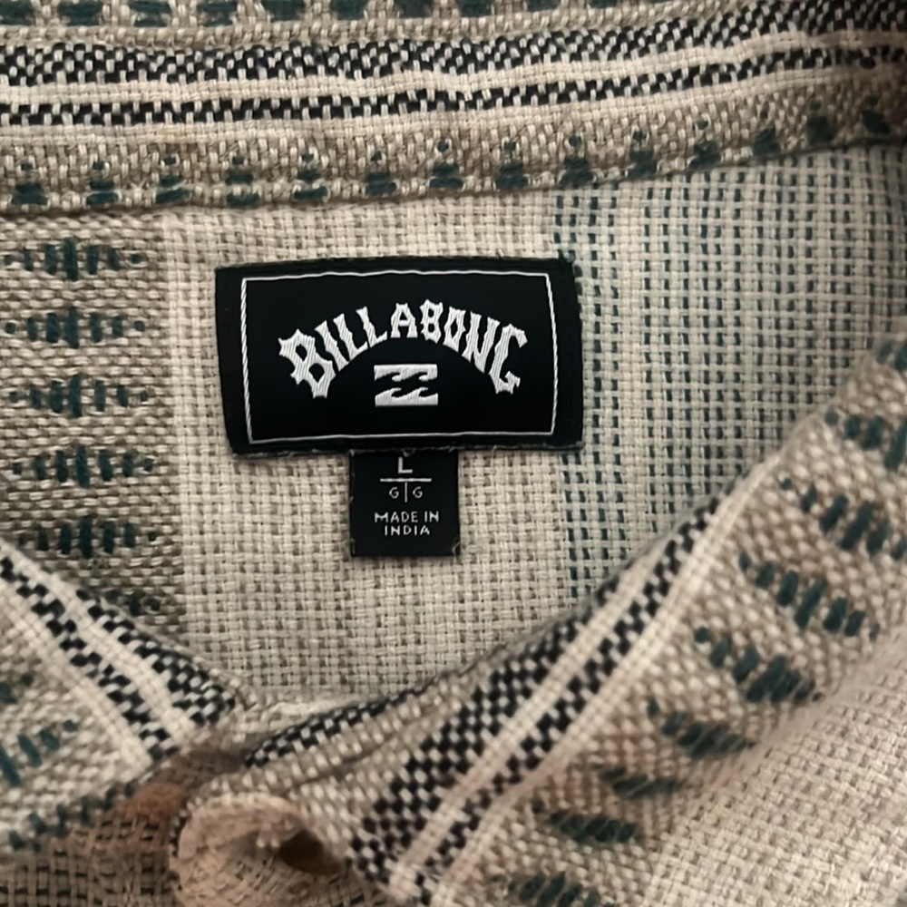 Barely Worn Billabong Button Up - image 2